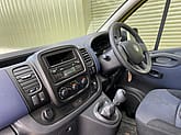 2015 Vauxhall Vivaro 2900 1.6 CDTi LWB 6 seat crew van - Gallery image 14