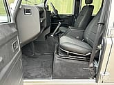Land Rover Defender 110 XS Station Wagon 7-Seater - Gallery image 13