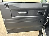 Land Rover Defender 110 XS Station Wagon 7-Seater - Gallery image 28