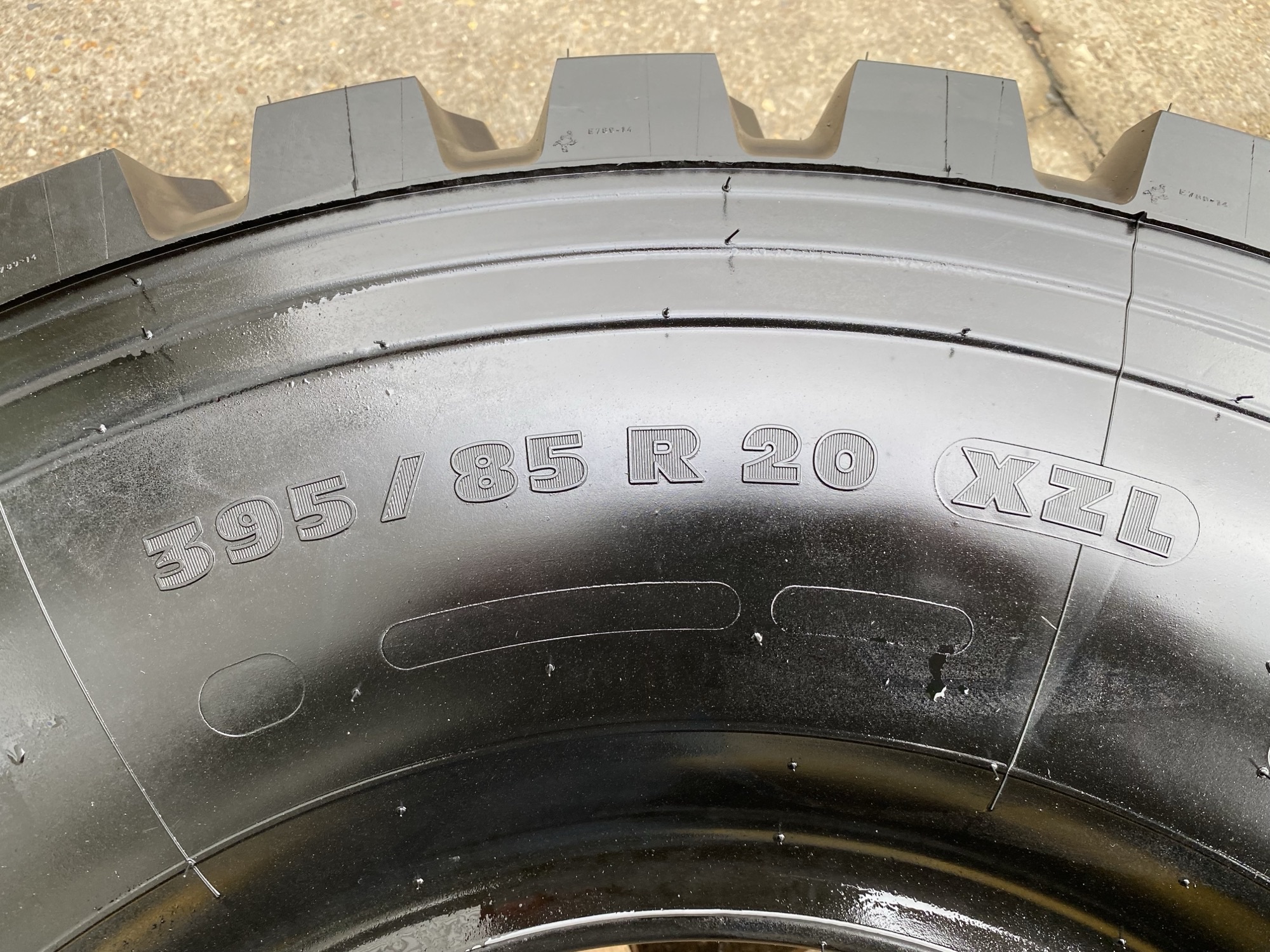 Michelin 395/85R20 XZL Tyre, Unused - Gallery image 7