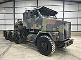Oshkosh M1070 8x8 Heavy Equipment Transporter System (HETS) - Gallery image 3