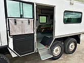 Pinzgauer: 718 6x6 Ambulance TMV RHD - Gallery image 31