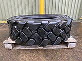 Solidboss 400/75-28 Tyres - Gallery image 4
