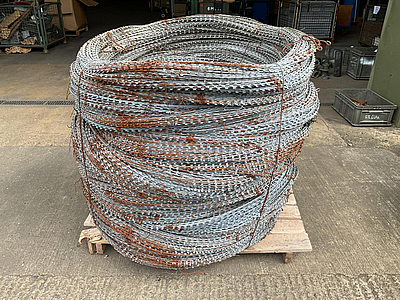 1x Pallet of Unissued Galvanised Razor Wire