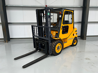 Apache HH30Z 3 ton: Diesel Forklift Truck