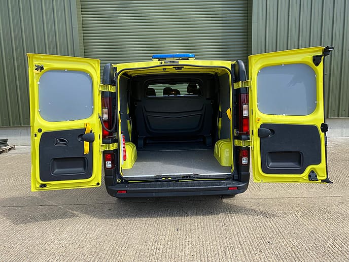 2015 Vauxhall Vivaro 2900 1.6 CDTi LWB 6 seat crew van - Gallery image 11