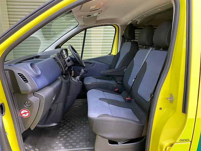 2015 Vauxhall Vivaro 2900 1.6 CDTi LWB 6 seat crew van - Gallery image 12