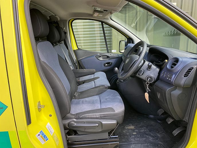 2015 Vauxhall Vivaro 2900 1.6 CDTi LWB 6 seat crew van - Gallery image 13