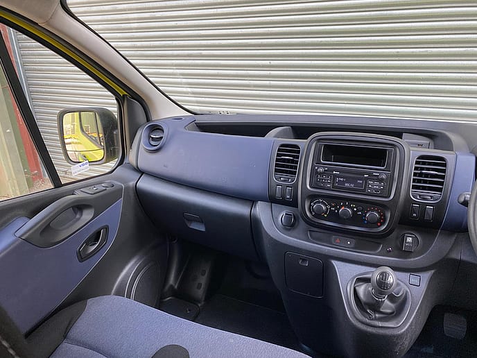 2015 Vauxhall Vivaro 2900 1.6 CDTi LWB 6 seat crew van - Gallery image 17