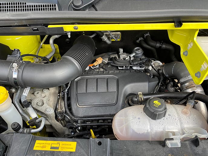 2015 Vauxhall Vivaro 2900 1.6 CDTi LWB 6 seat crew van - Gallery image 38