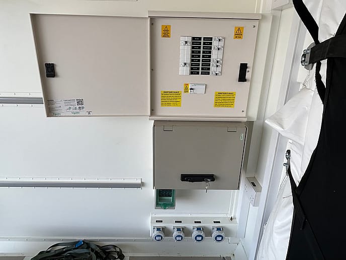 20ft ISO Deployable: Field Hospital Module - Gallery image 20