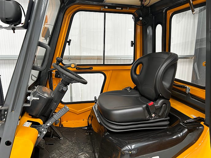 Apache HH30Z 3 ton: Diesel Forklift Truck - Gallery image 14