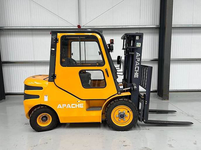 Apache HH30Z 3 ton: Diesel Forklift Truck - Gallery image 5