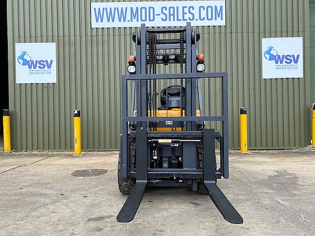 Apache HH30Z 3 ton: Diesel Forklift Truck - Gallery image 13