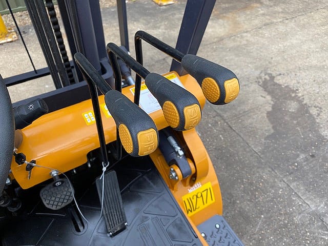 Apache HH30Z 3 ton: Diesel Forklift Truck - Gallery image 16