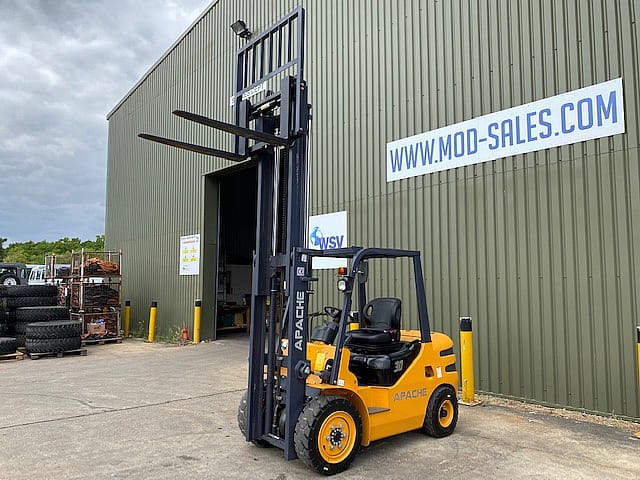 Apache HH30Z 3 ton: Diesel Forklift Truck - Gallery image 7
