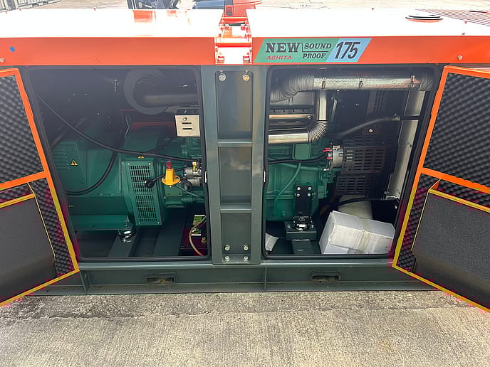Ashita AG3-175 3 Phase 175kva Diesel Generator - Gallery image 9