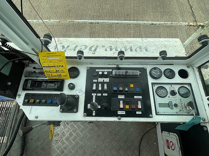 Berkenheger: Model 6530 Aquatic Weed Harvester - Gallery image 17