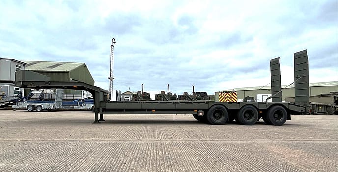 Broshuis E2130 Tri Axle Step Frame Low Loader Trailer - Gallery image 7