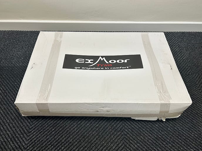 Exmoor Trim Land Rover Wolf: Heavy Duty Bench Seat - Gallery image 12