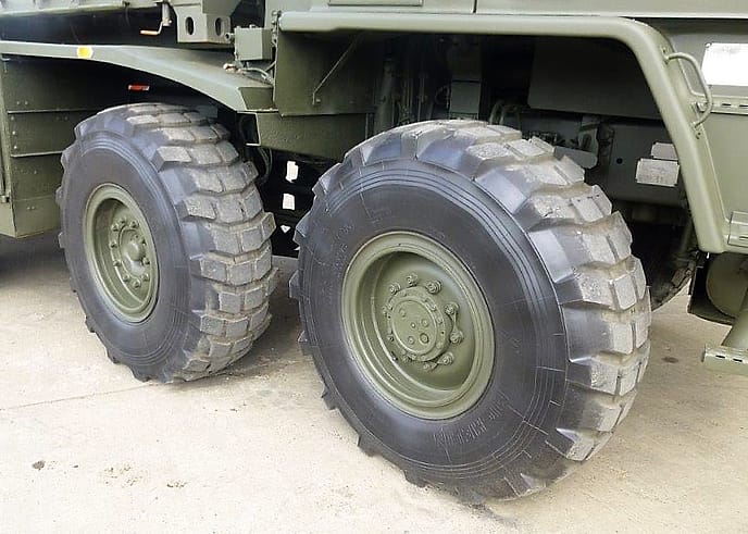 Foden 8x6 DROPS LHD Hook Loader - Gallery image 19