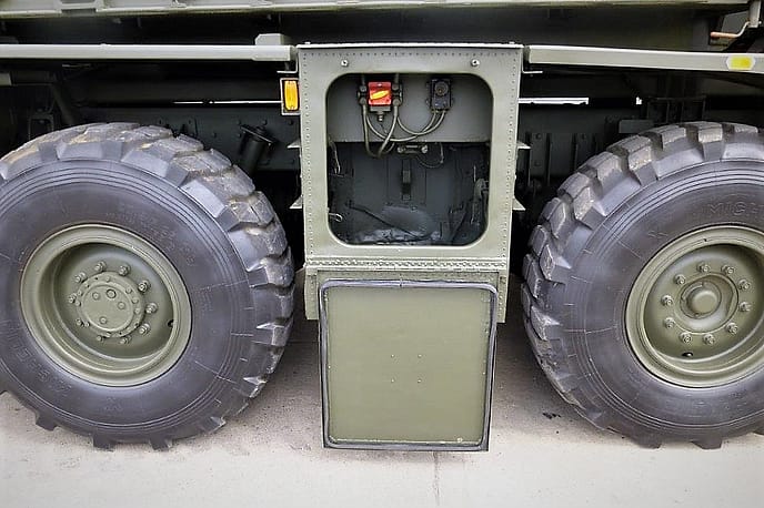 Foden 8x6 DROPS LHD Hook Loader - Gallery image 20