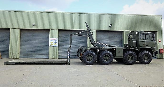 Foden 8x6 DROPS LHD Hook Loader - Gallery image 6