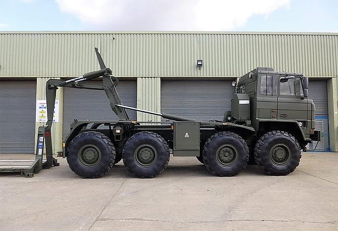 Foden 8x6 DROPS LHD Hook Loader - Gallery image 8