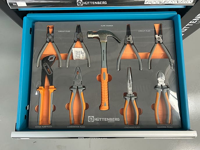 Huttenberg Roll cab 6 drawer Tool cabinet: Complete with tools - Gallery image 14