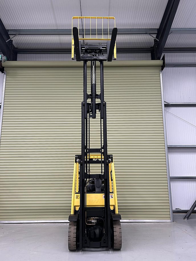 Hyster H2.50 FT Diesel Forklift Truck - Gallery image 10