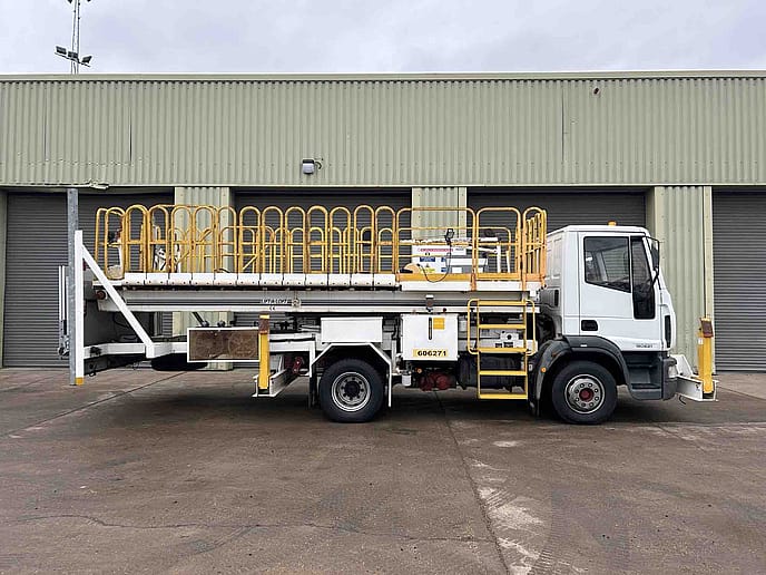 Iveco Euro Cargo 150/E21 Aircraft : Maintenance Lift - Gallery image 6