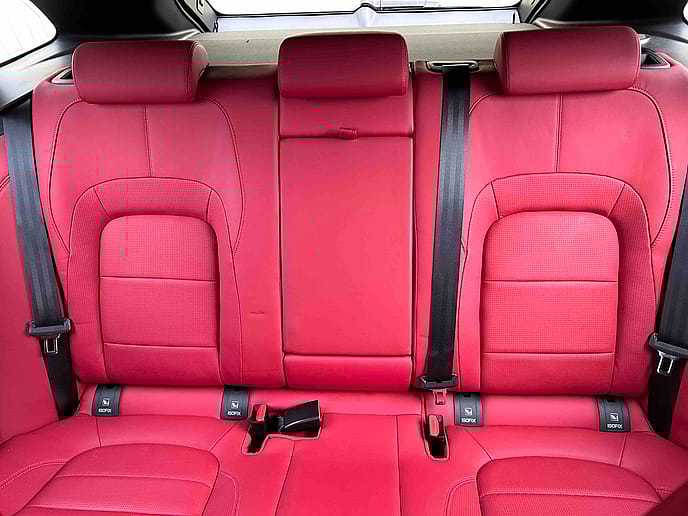 Jaguar: F Pace P400e R Dynamic HSE LHD - Gallery image 20