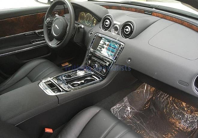 Jaguar: XJ 3.0 V6 AWD Auto Premium LWB - Gallery image 12