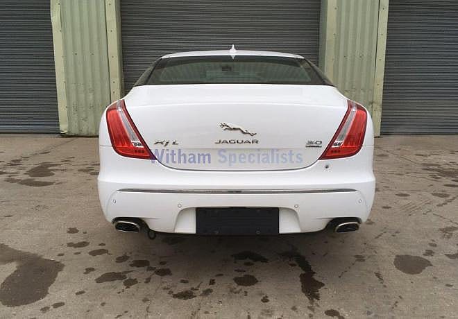 Jaguar: XJ 3.0L V6 S/C Petrol AWD Auto 4 door LWB Premium - Gallery image 8