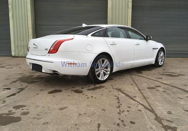Jaguar: XJ 3.0L V6 S/C Petrol AWD Auto 4 door LWB Premium - Gallery image 10
