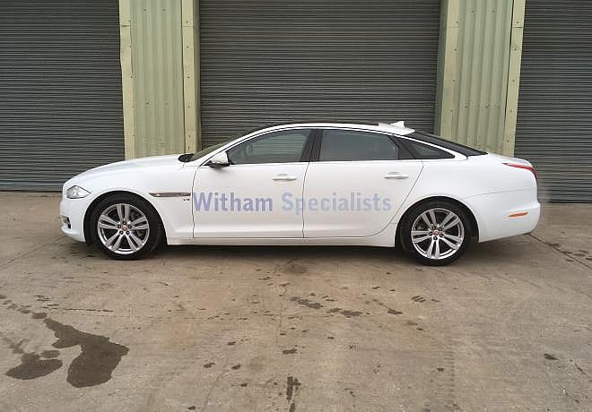 Jaguar: XJ 3.0L V6 S/C Petrol AWD Auto 4 door LWB Premium - Gallery image 4