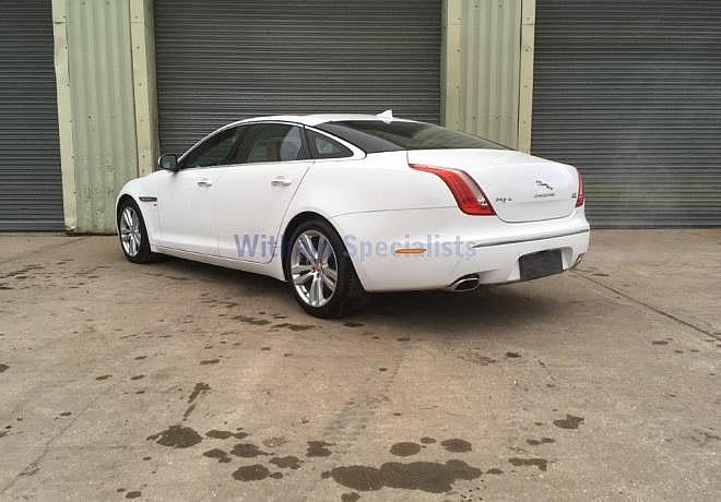 Jaguar: XJ 3.0L V6 S/C Petrol AWD Auto 4 door LWB Premium - Gallery image 5