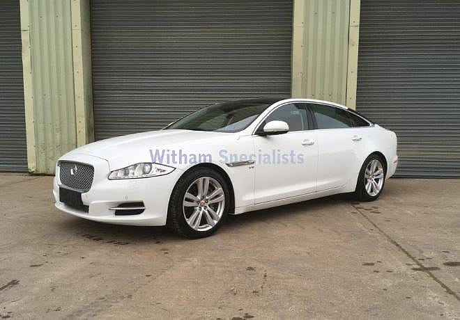 Jaguar: XJ 3.0L V6 S/C Petrol AWD Auto 4 door LWB Premium - Gallery image 2