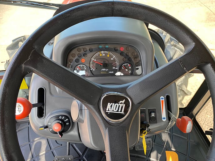 Kioti: RX7620 ECO CRDI 4x4 Tractor - Gallery image 17