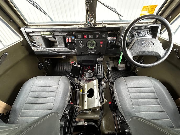 Land Rover : 110 Vixen+ Protected Patrol Vehicle - Gallery image 12