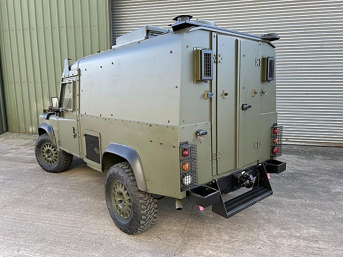 Land Rover : 110 Vixen+ Protected Patrol Vehicle - Gallery image 7