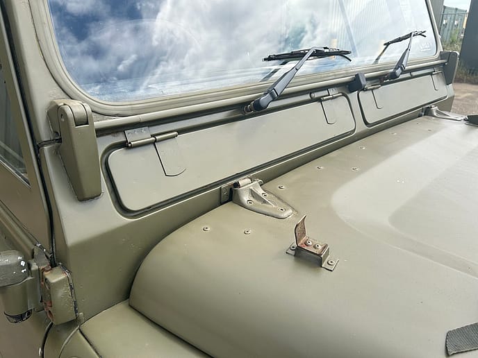 Land Rover TUM Wolf 110 RHD 2.5lt 300Tdi Soft Top - Gallery image 17