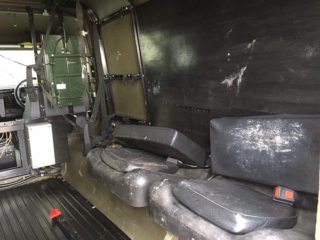 Land Rover Defender 110 Snatch 2B Armoured RHD - Gallery image 10