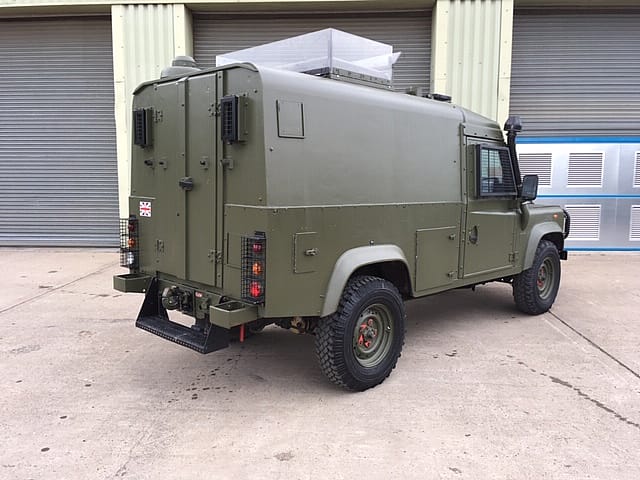 Land Rover Defender 110 Snatch 2B Armoured RHD - Gallery image 6