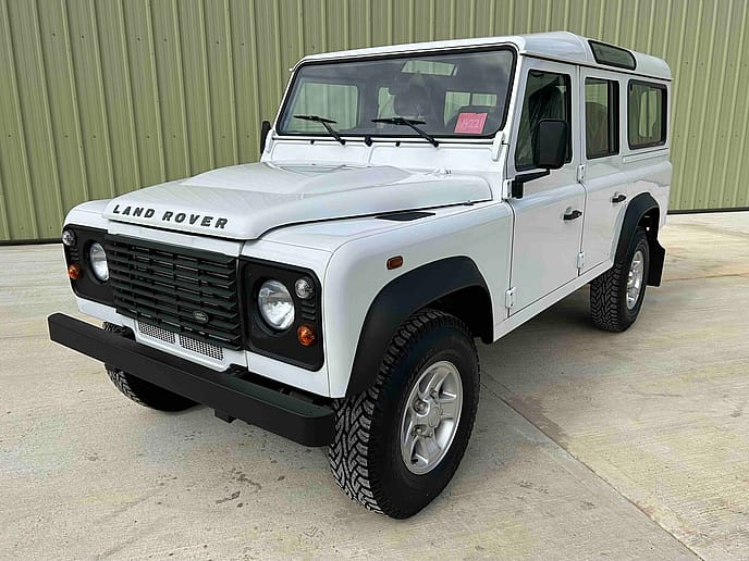 Land Rover : Defender 110 5 Door Station Wagon LHD - Gallery image 19
