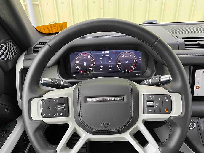 Land Rover: Defender 110 D300 HSE LHD - Gallery image 9