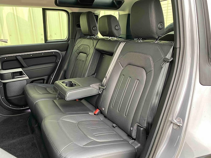 Land Rover: Defender 110 D300 HSE LHD - Gallery image 15