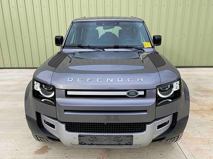 Land Rover: Defender 110 D300 HSE LHD - Gallery image 4