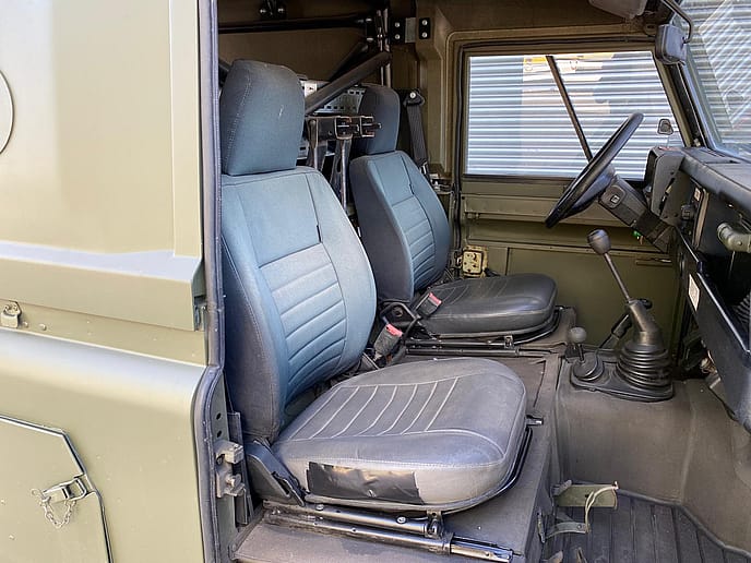 Land Rover Defender 110 Tithonus LHD hardtop - Gallery image 10