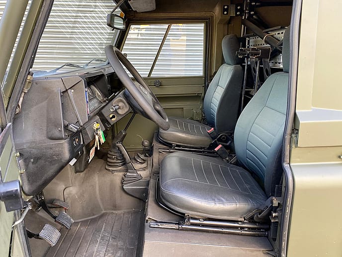 Land Rover Defender 110 Tithonus LHD hardtop - Gallery image 14